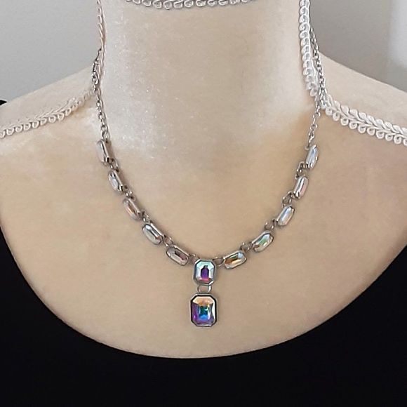 Silver tone crystal style necklace bling - Picture 1 of 2
